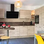 2-br With Garden And Pool In The Heart Of Palm Cannes