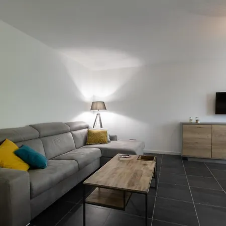 2-br With Garden And Pool In The Heart Of Palm