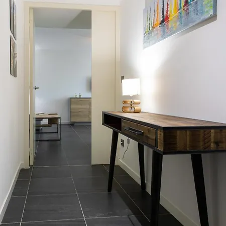 2-br With Garden And Pool In The Heart Of Palm Cannes