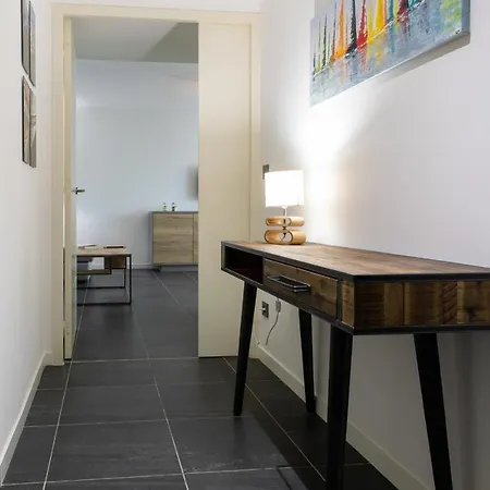 2-br With Garden And Pool In The Heart Of Palm Cannes